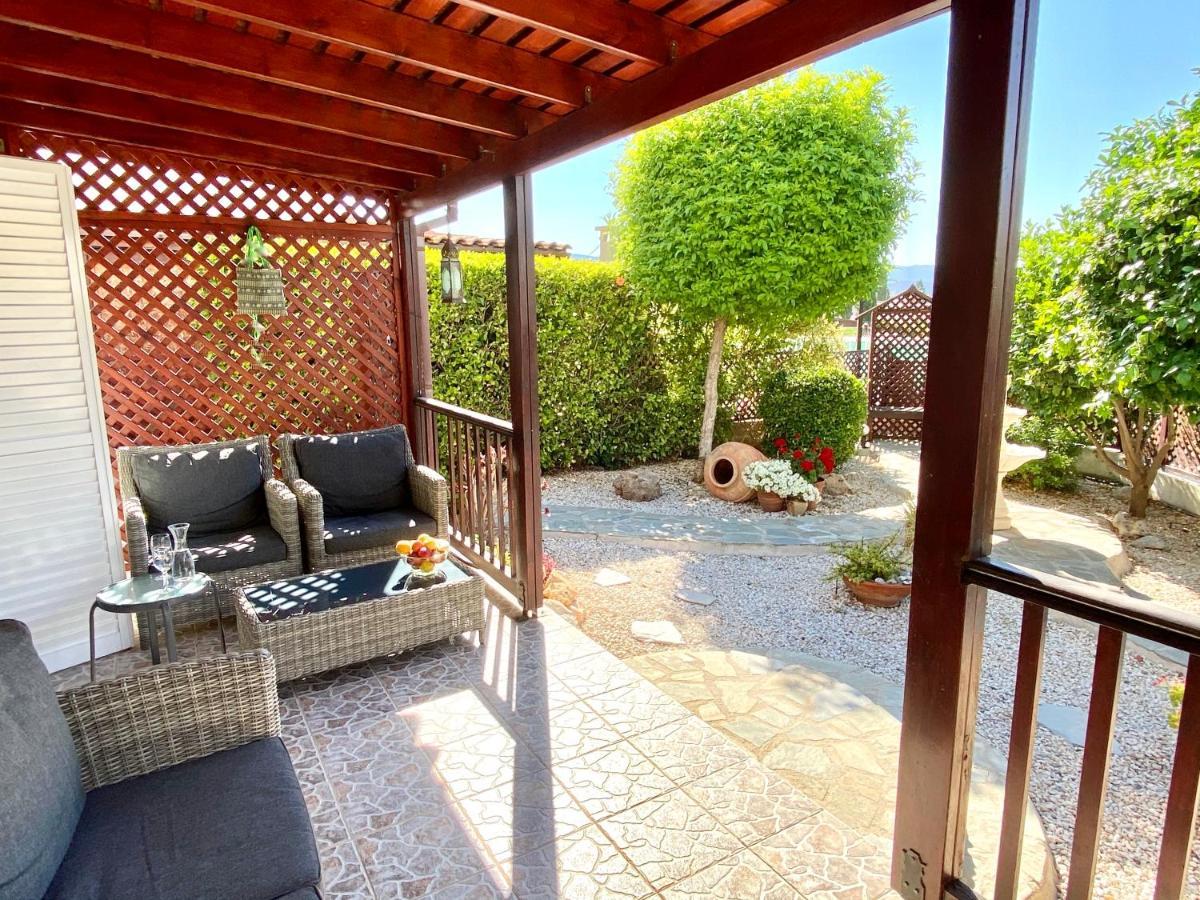 Villa Alicia With Priv Pool, Beautiful Garden And Shady Veranda- 5 Min To The Beach Pegeia Eksteriør billede
