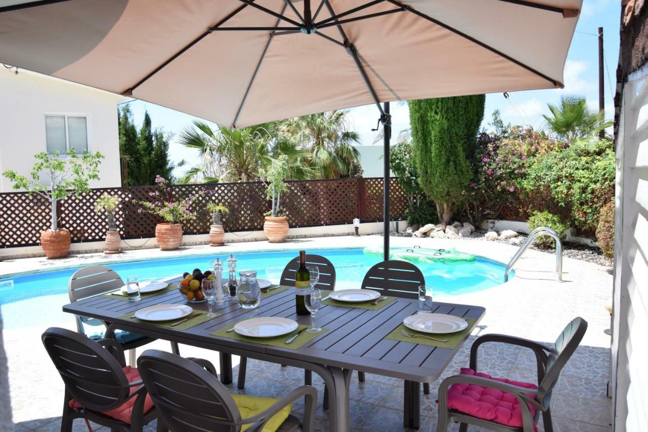 Villa Alicia With Priv Pool, Beautiful Garden And Shady Veranda- 5 Min To The Beach Pegeia Eksteriør billede